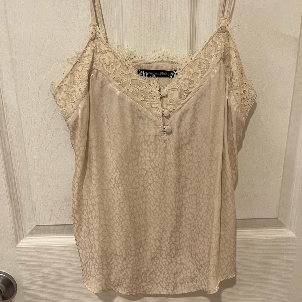 Abercrombie & Fitch Top✨ - Picture 6 of 8